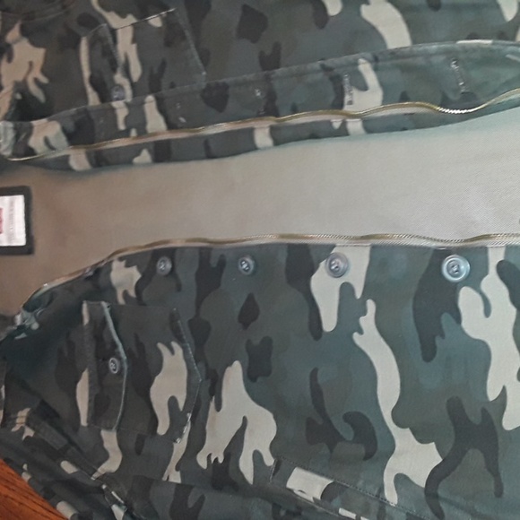 Young Men's Levi's Lightweight Jacket - Picture 6 of 11